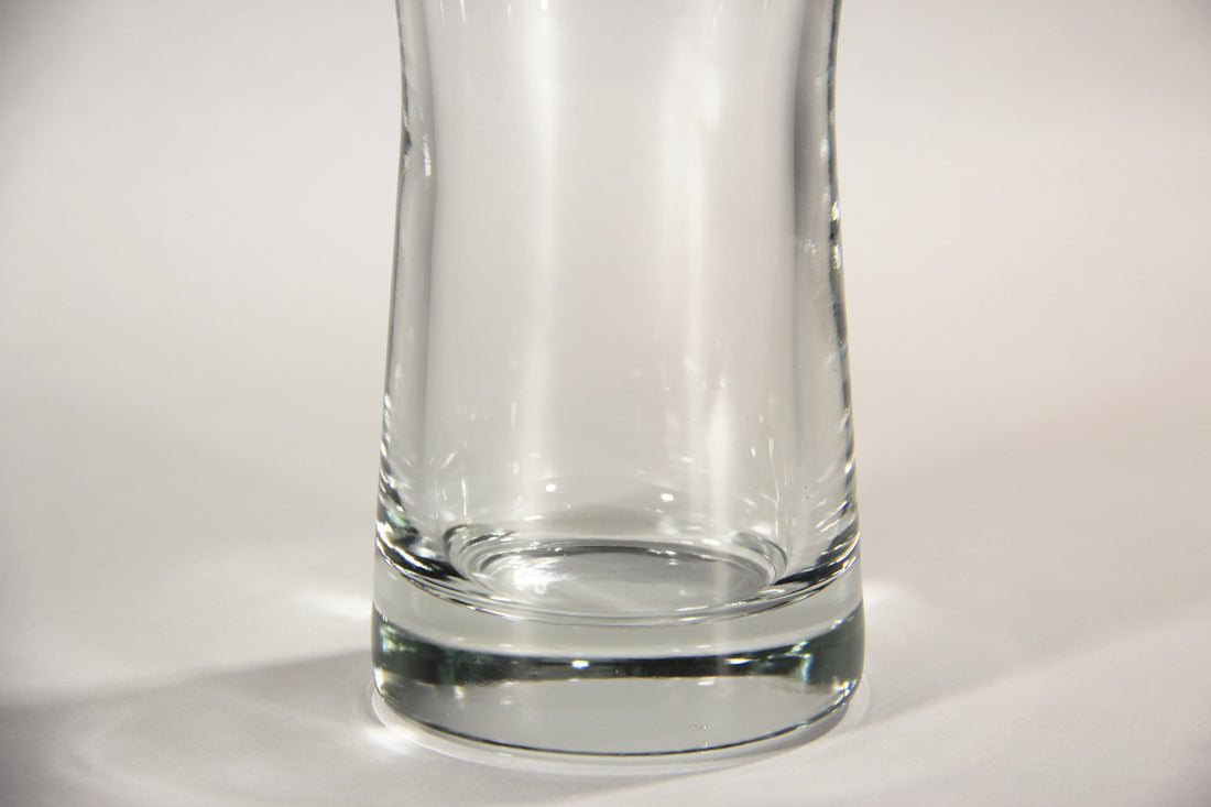 St Jean L'Alchimiste Brewery Pilsner Glass Canada Quebec Lys Flowers Logo L002190