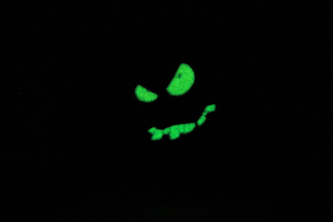 Beetlejuice 1990 Trading Card Glow In The Dark Sticker #2 ENG L004712