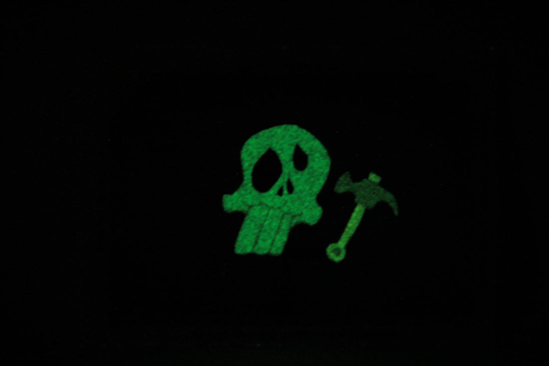 Beetlejuice 1990 Trading Card Glow In The Dark Sticker #7 ENG L004715