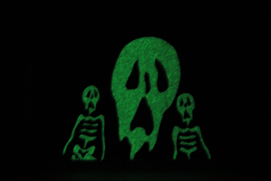 Beetlejuice 1990 Trading Card Glow In The Dark Sticker #8 ENG L004716