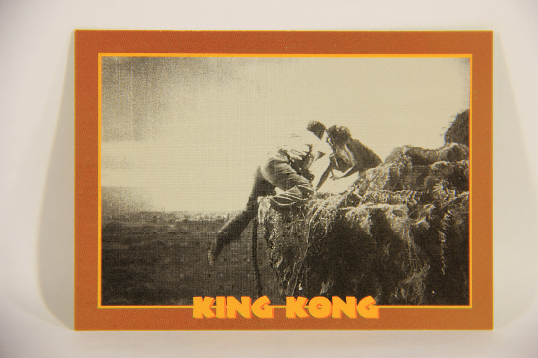 King Kong 60th Anniversary 1993 Trading Card #51 On The Lam From The Lair L007919