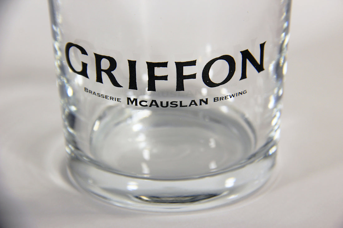 Griffon Beer Pint Glass McAuslan Brewery Canada Montreal Dragon Logo L009467