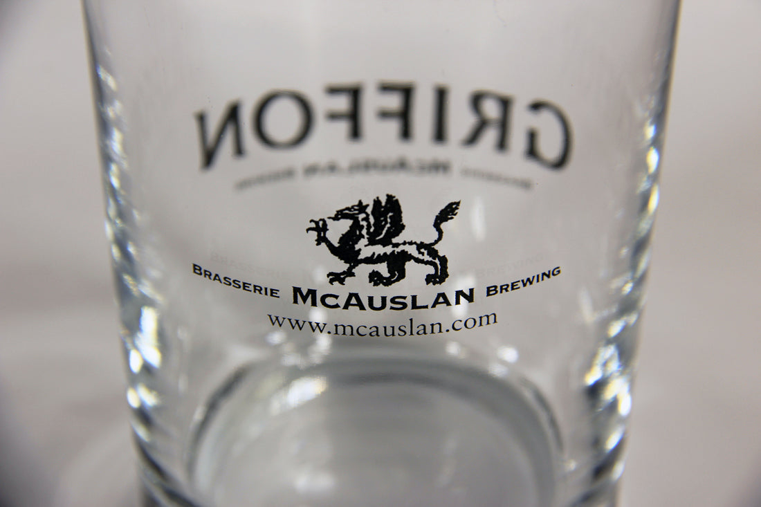 Griffon Beer Pint Glass McAuslan Brewery Canada Montreal Dragon Logo L009467