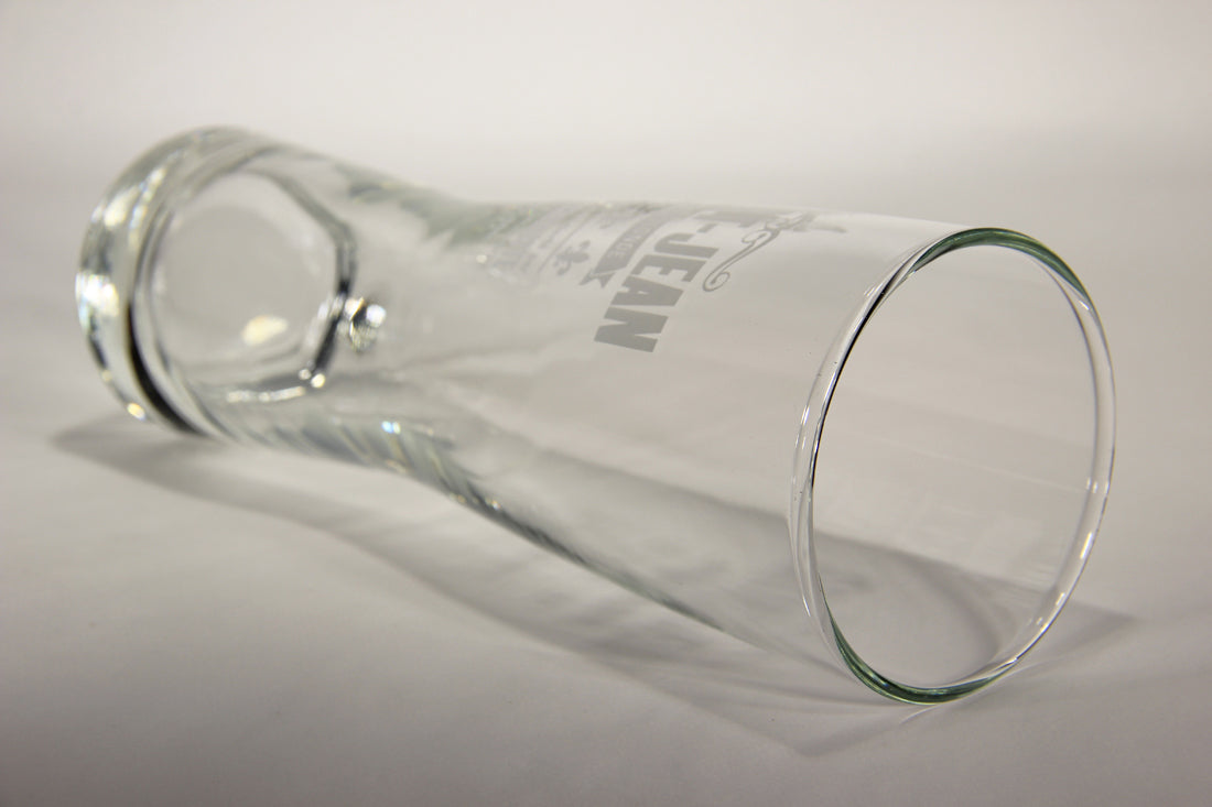 St Jean L'Alchimiste Brewery Pilsner Glass FR Box Can Quebec Lys Flowers Logo L009591