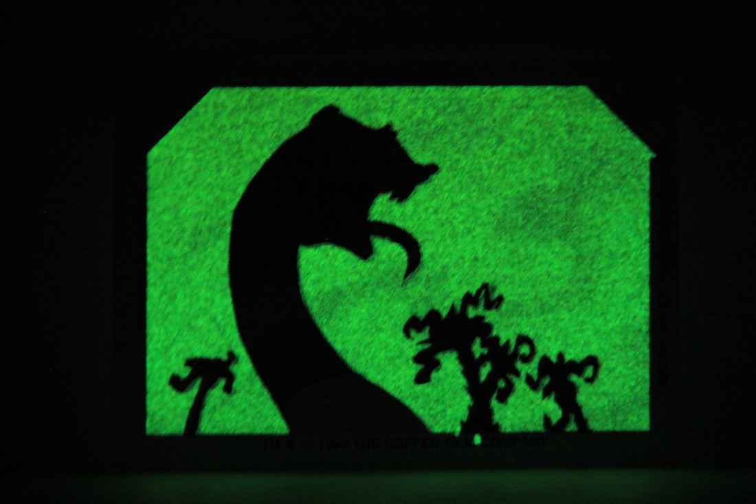 Beetlejuice 1990 Trading Card Glow In The Dark Sticker #15 ENG L012214