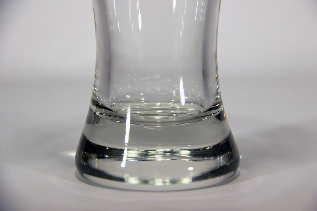 Les Trois Mousquetaires Beer Pilsner Glass Microbrewery Canada Quebec L012974