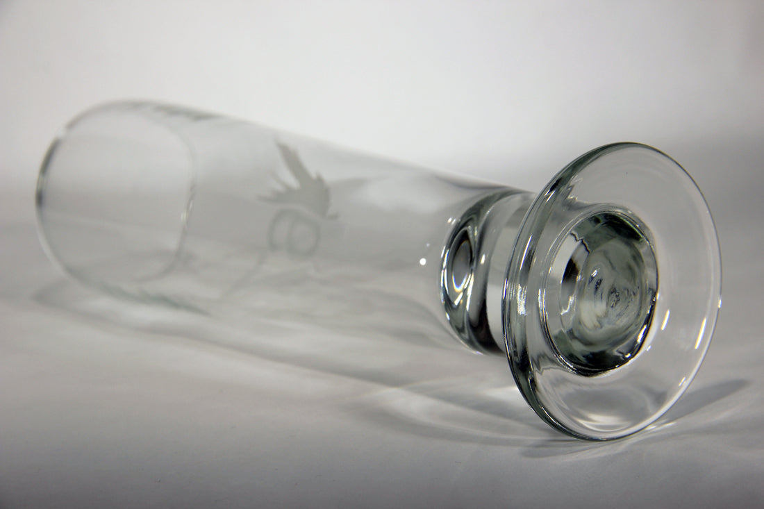 Molson Canadian 67 Footed Pilsner Glass Canada Maple Leaf Logo L012990