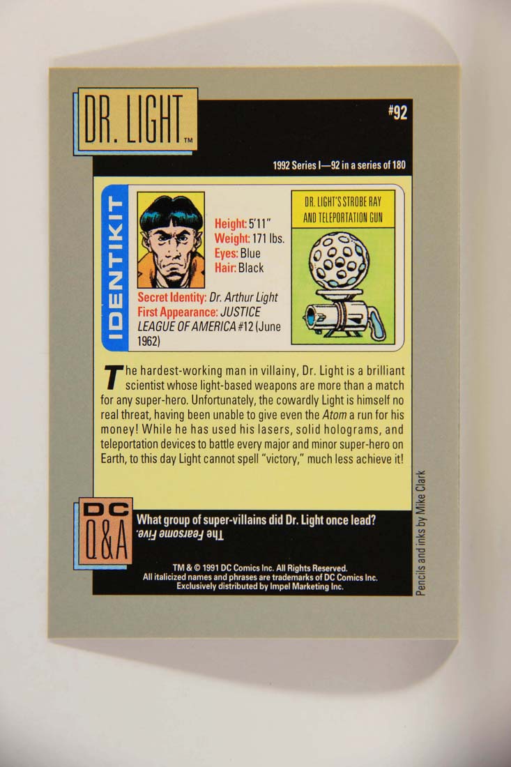 DC Cosmic 1991 Trading Card #92 Dr. Light's Strobe Ray And Teleportation Gun L013651
