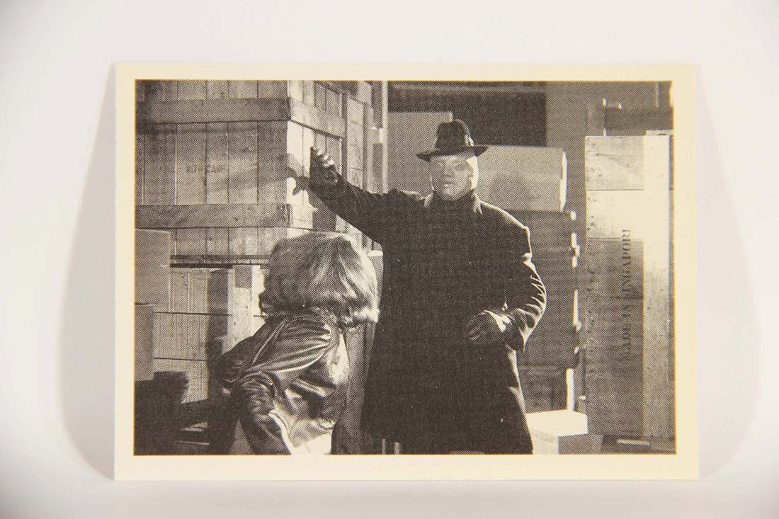 The Avengers TV Series 1992 Trading Card #19 A Deadly Gift L013884
