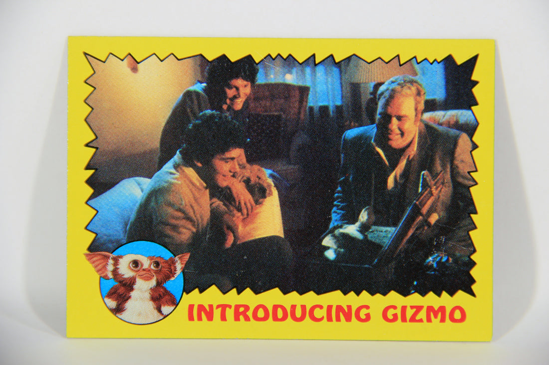 Gremlins 1984 Trading Card #12 Introducing Gizmo ENG Topps L016438