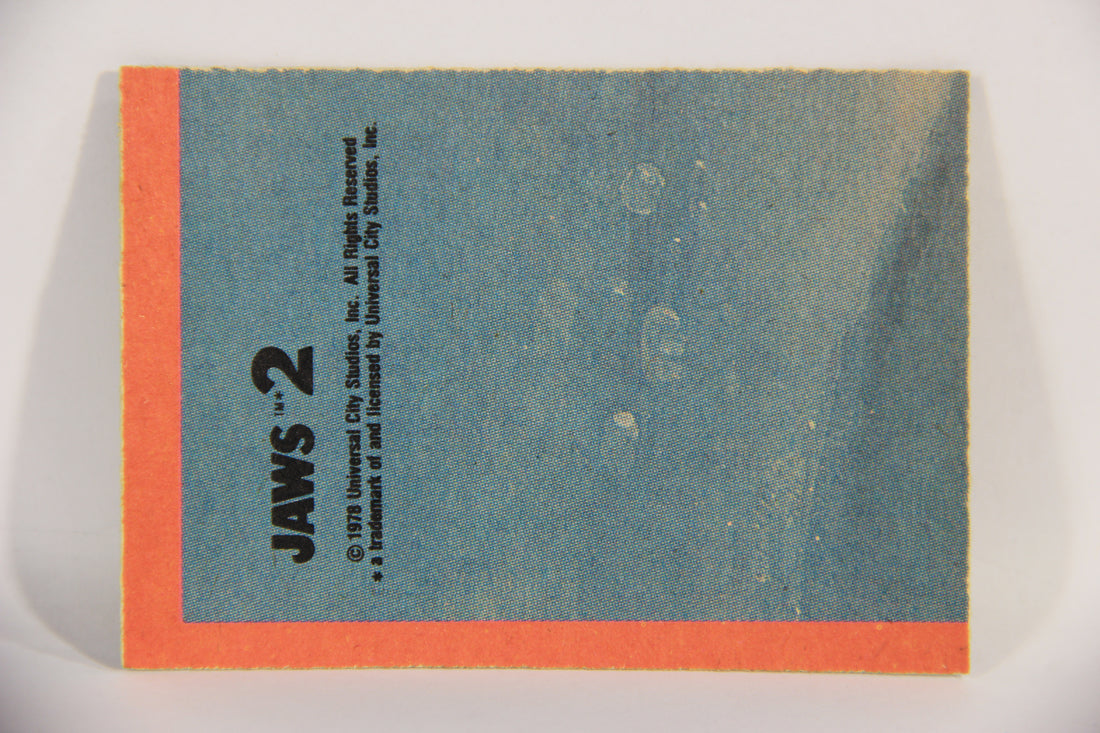 Jaws 2 - 1978 Trading Card #18 Observing The Sea Battle FR-ENG Canada OPC L016526