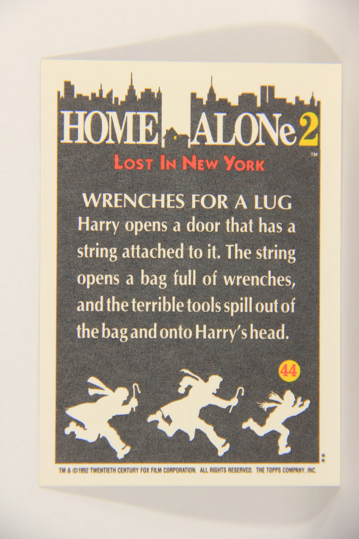 Home Alone 2 Lost In New York 1992 Trading Card #44 Wrenches For A Lug ENG L016914