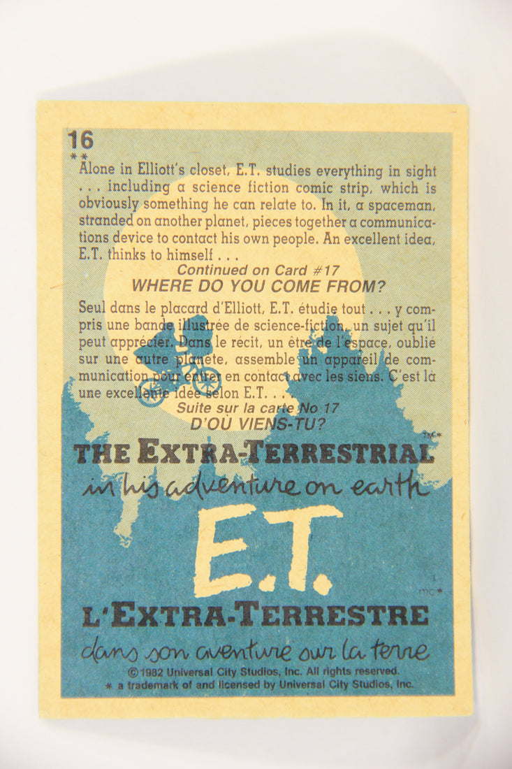 E.T. The Extra-Terrestrial 1982 Trading Card #16 Reading A Comic Strip FR-ENG OPC L018043
