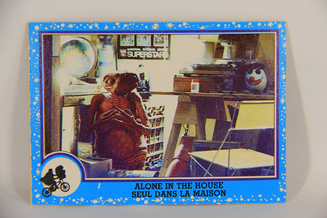 E.T. The Extra-Terrestrial 1982 Trading Card #22 Alone In The House FR-ENG OPC L018049
