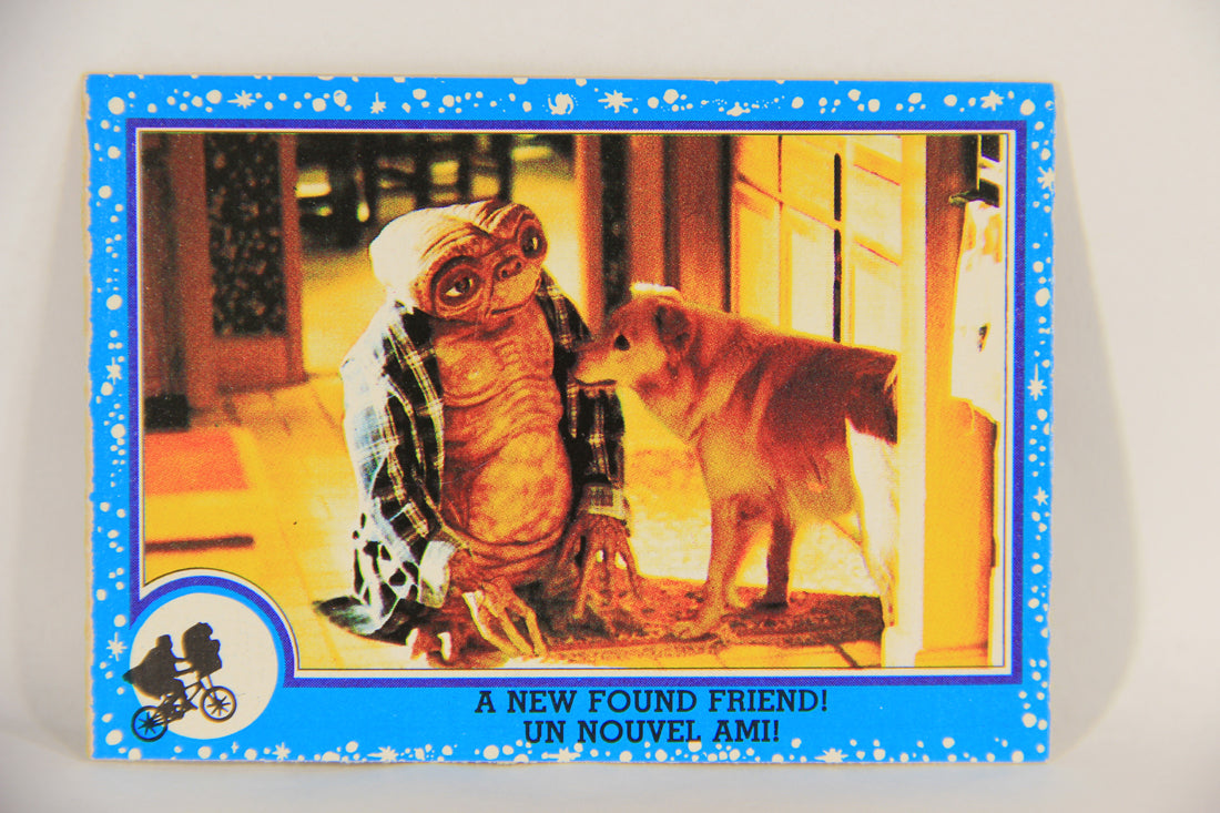E.T. The Extra-Terrestrial 1982 Trading Card #24 A New Found Friend FR-ENG OPC L018051