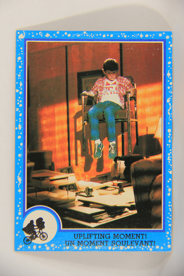 E.T. The Extra-Terrestrial 1982 Trading Card #35 Uplifting Moment FR-ENG OPC L018062