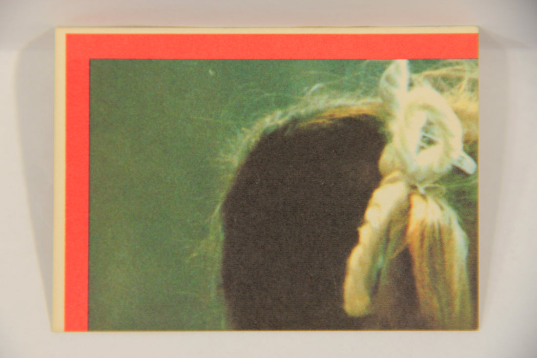 E.T. The Extra-Terrestrial 1982 Trading Card Sticker #1 E.T. Dressed As Woman L018115