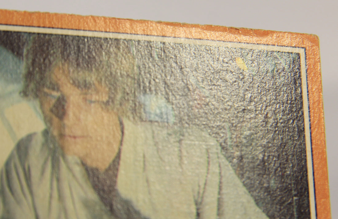 Star Wars 1977 Trading Card #235 Luke The Star Warrior FR-ENG OPC L019060