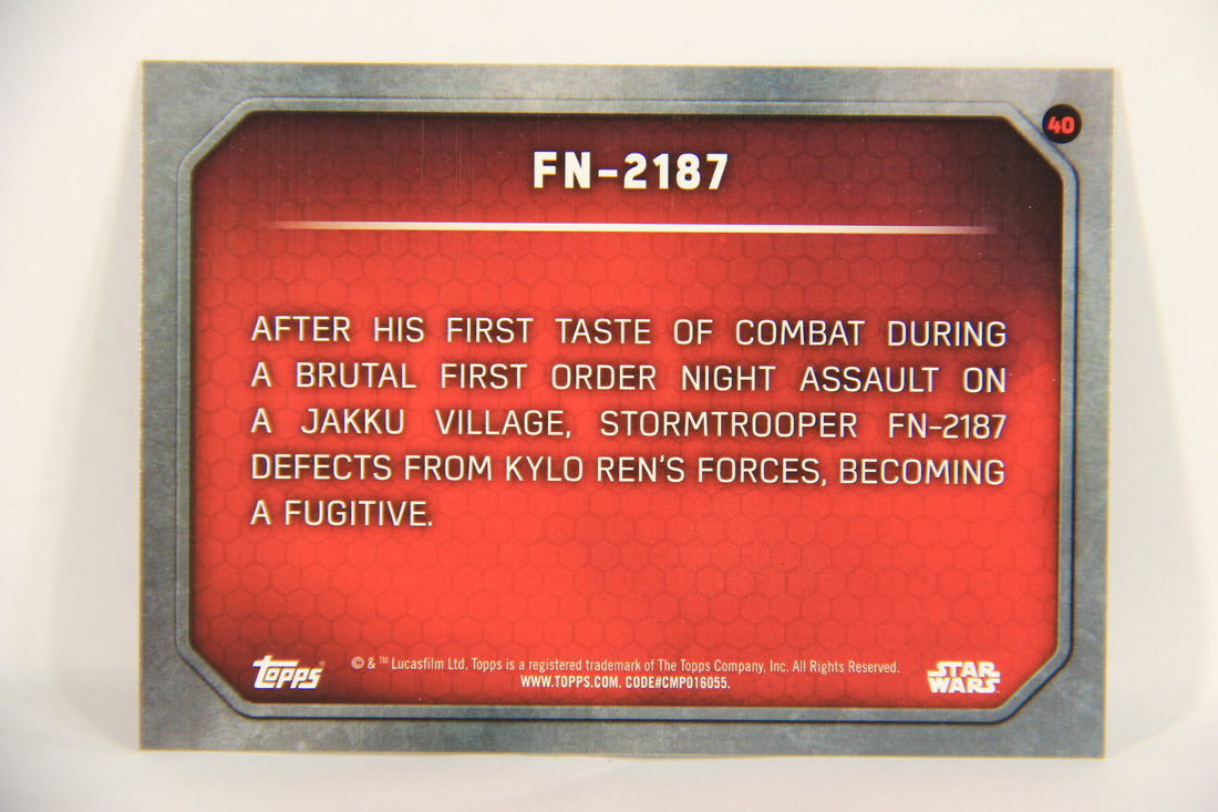 Star Wars The Force Awakens 2015 Trading Card #40 FN-2187 ENG Green Parallel L019288
