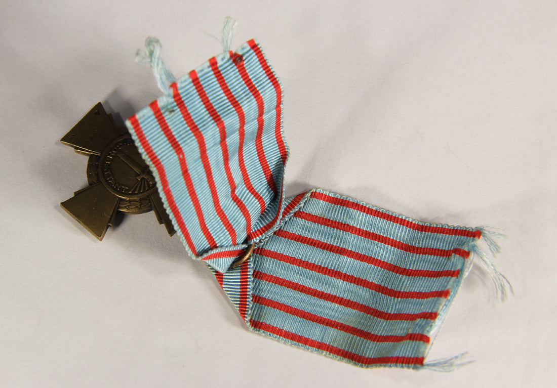 France 1930 WWI War Medal La Croix Du Combattant - Combatant's Cross - Bronze L019477