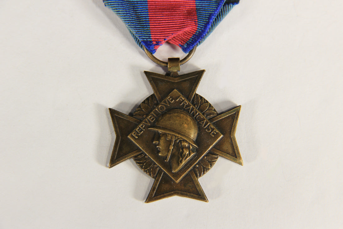 France 1934 WWI Croix Des Services Militaires Volontaires 3e Classse - Bronze L019478