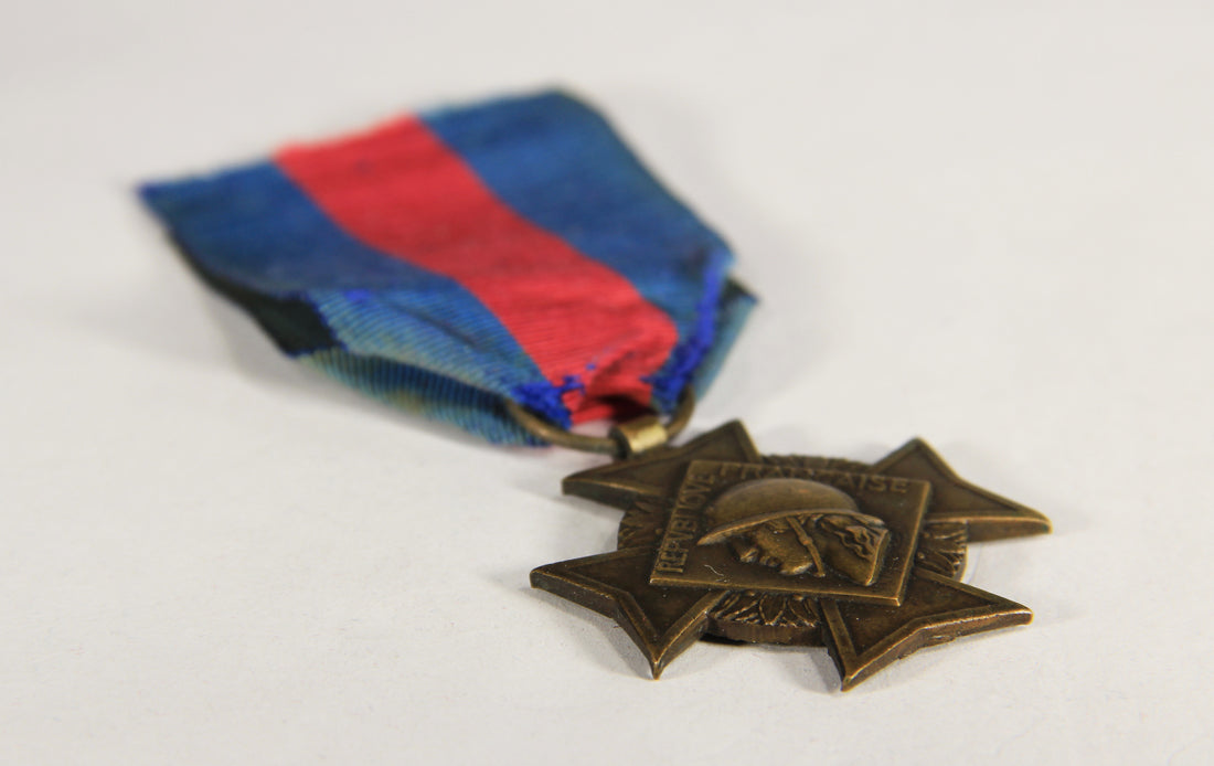 France 1934 WWI Croix Des Services Militaires Volontaires 3e Classse - Bronze L019478