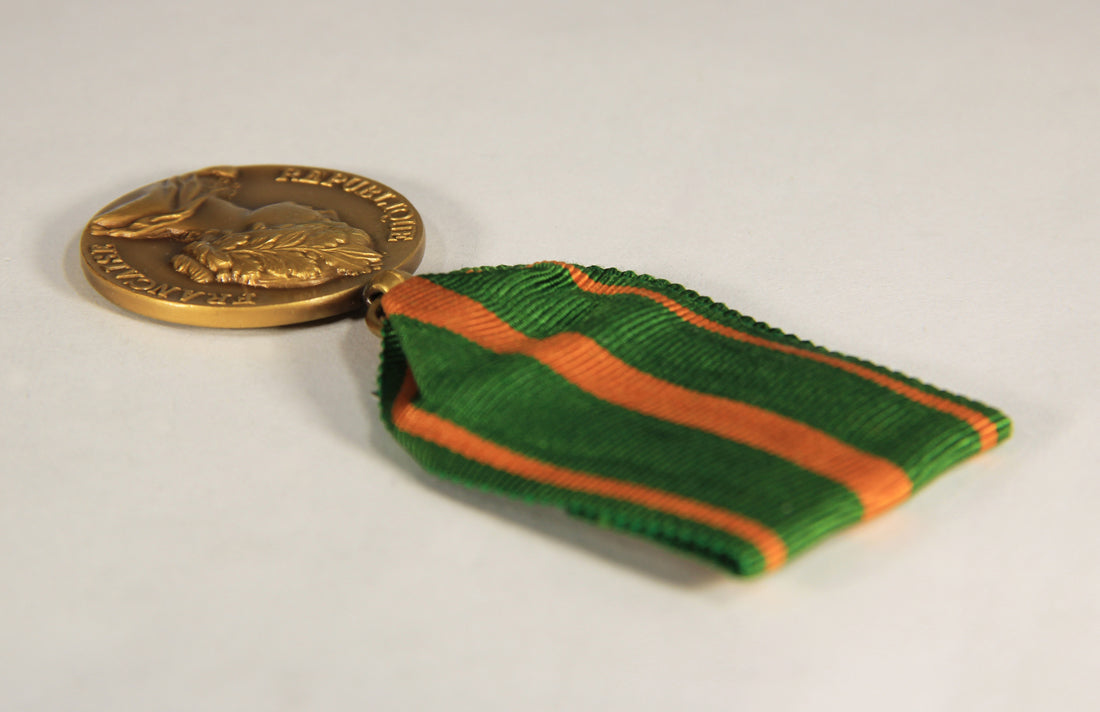 France 1926 War Medal - Médaille Des Évadés - The Escapee's Medal - Bronze L019480