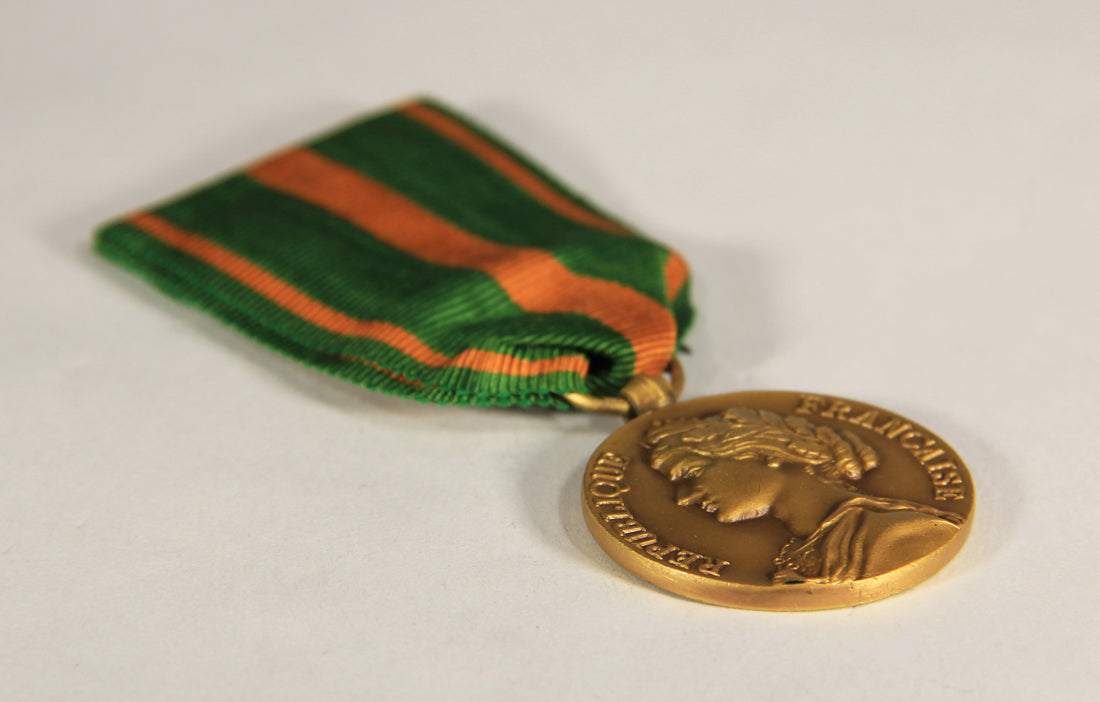 France 1926 War Medal - Médaille Des Évadés - The Escapee's Medal - Bronze L019480