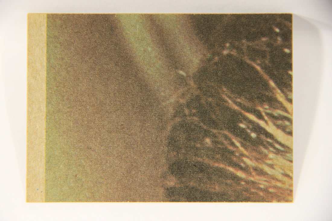 Star Wars 1977 Trading Card #74 Luke Skywalker On Tatooine ENG Topps L019896