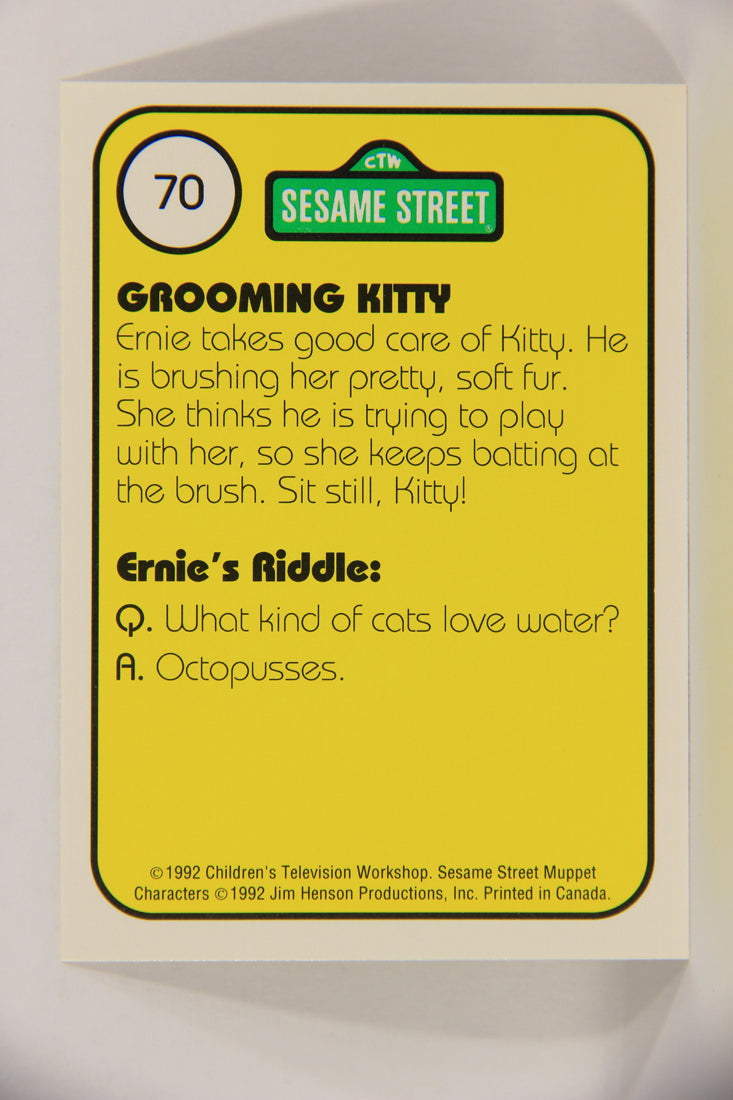 Seasame Street TV Show 1992 Card #70 Kitty's Fur Is Silky After Brushing ENG L020693