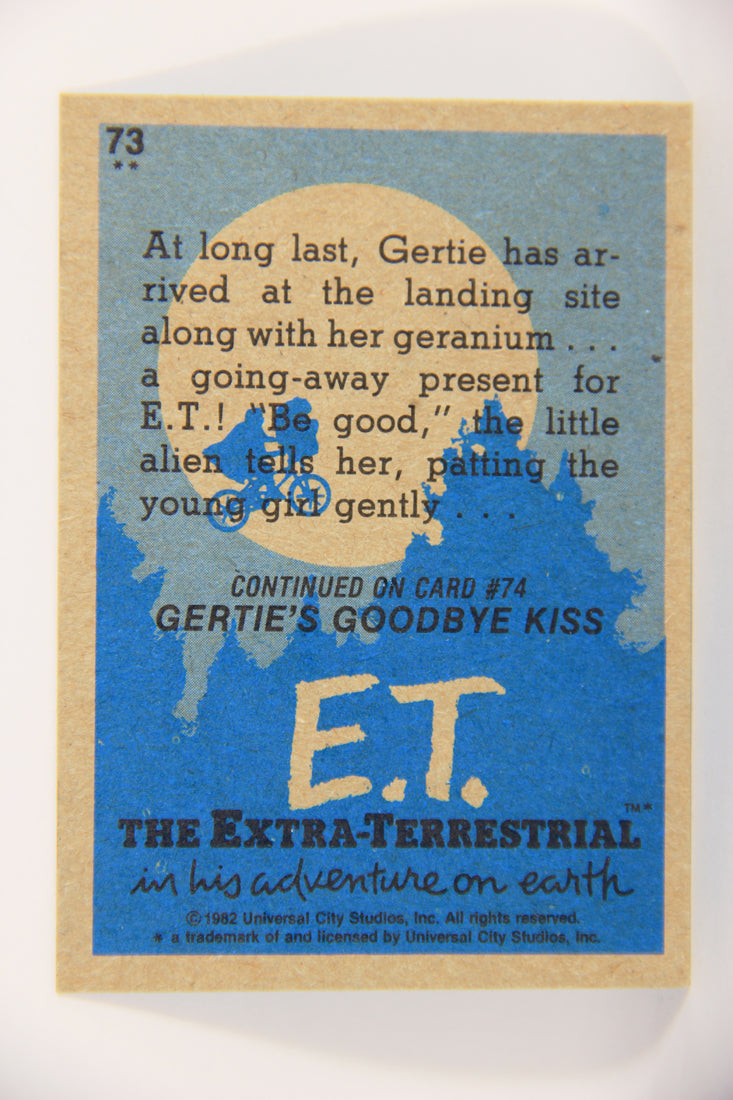 E.T. The Extra-Terrestrial 1982 Trading Card #73 A Present For E.T. ENG Topps L021038