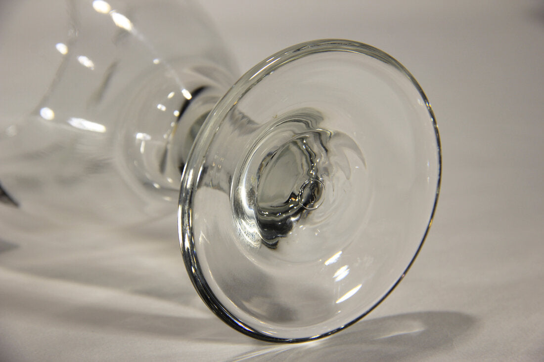 Cheval Blanc Tulip Beer Tulip Glass Canada Quebec Horse Logo L005684