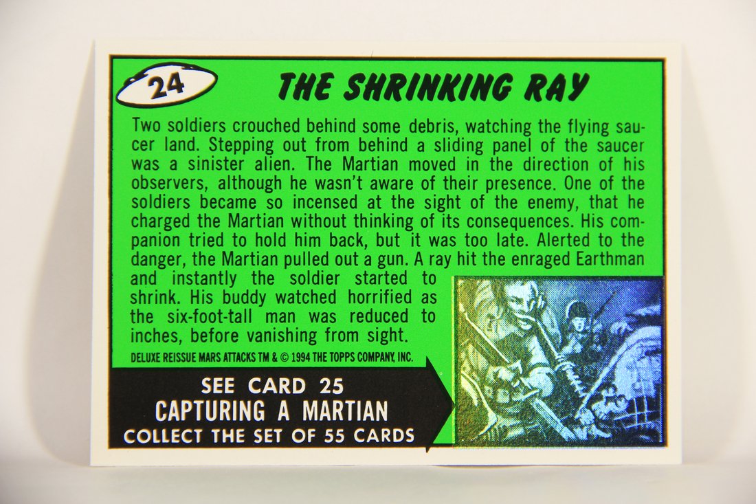 Mars Attacks 1994 Topps Trading Card #24 The Shrinking Ray ENG Artwork L007287