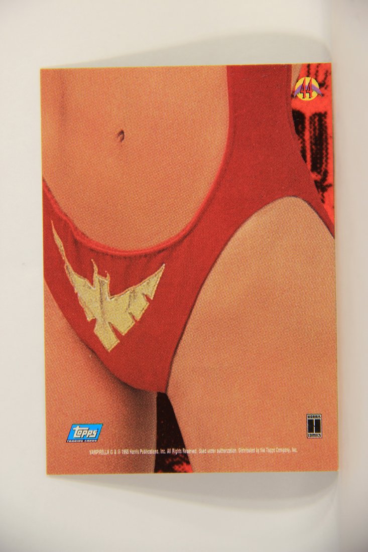 Vampirella 1995 Topps Trading Card #44 Vampirella Puzzle Card ENG L009367