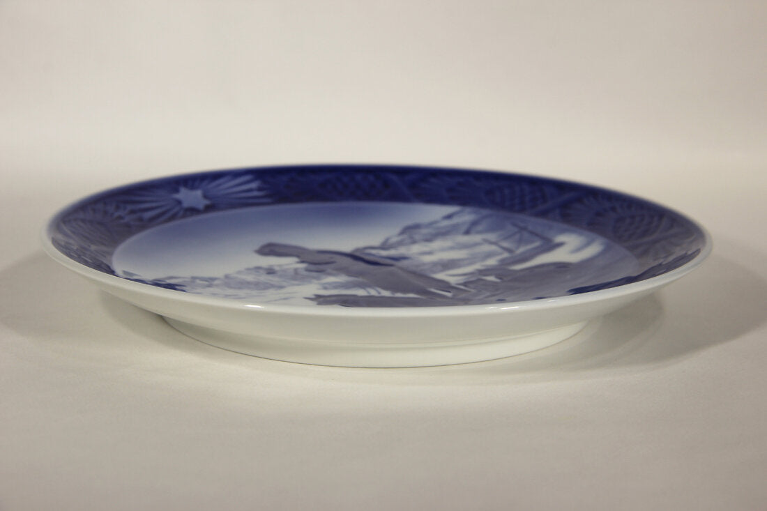 Royal Copenhagen Christmas Plate 1978 Greenland Scenery Denmark L012942