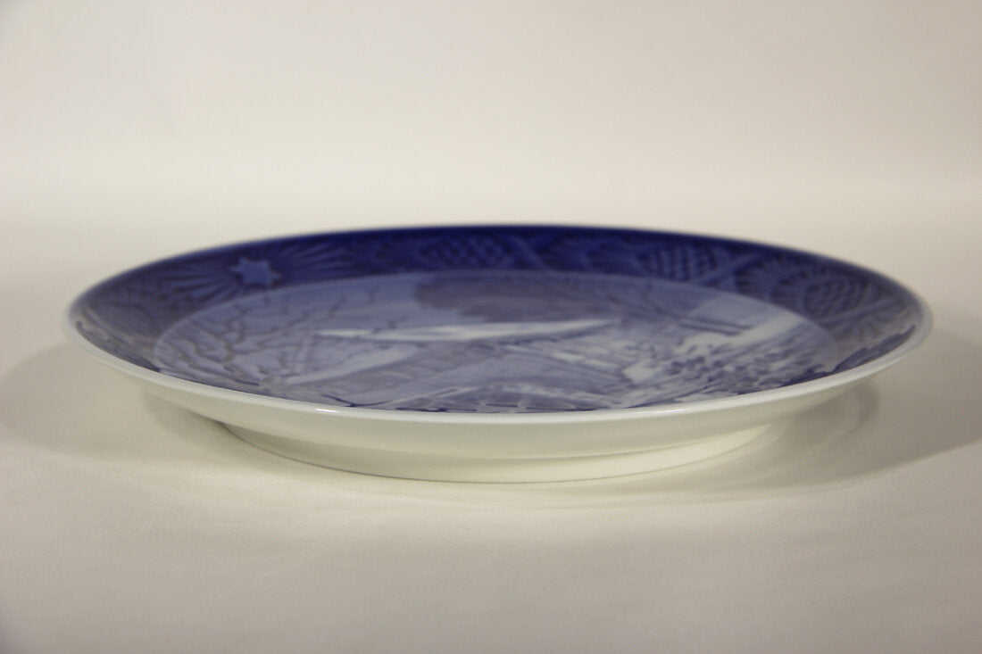 Royal Copenhagen Christmas Plate 1976 Vibaek Water Mill Denmark L012943