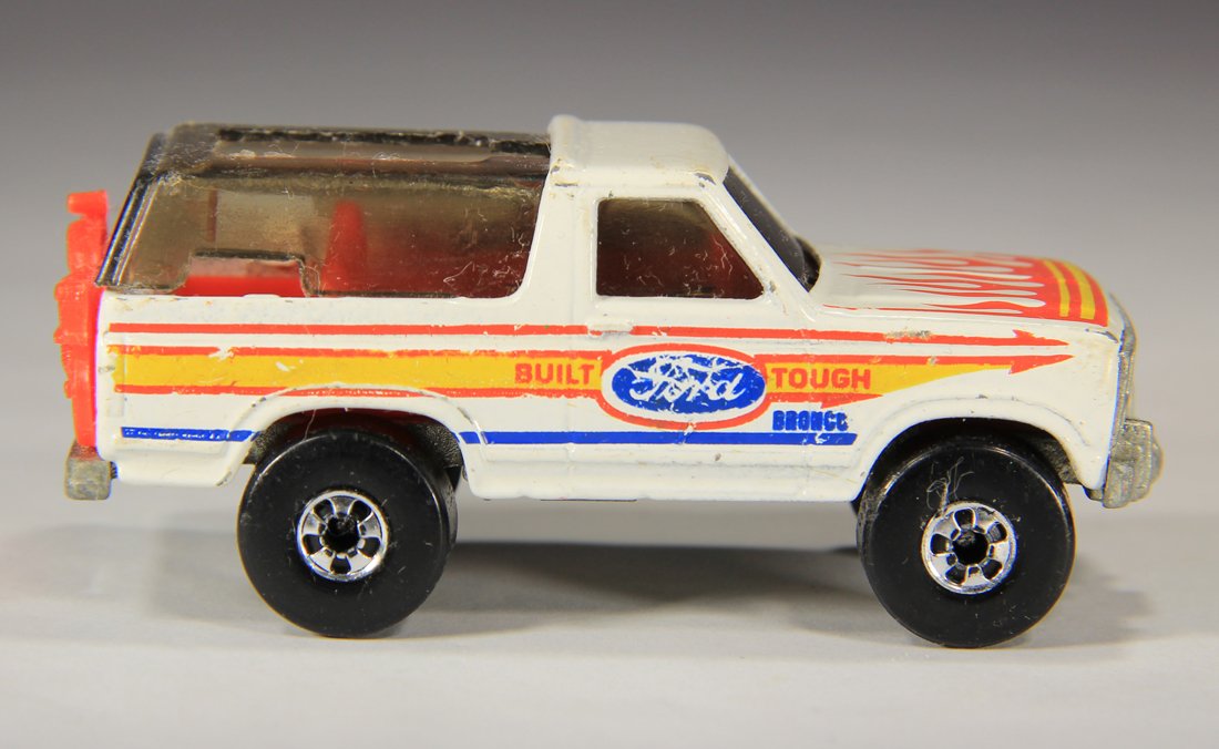 Hot Wheels 1980 Ford Bronco With Rear Motorcycle First Printing Die-Cast L014978