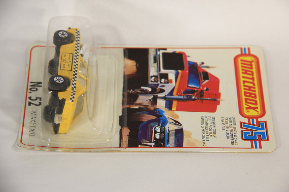Matchbox 75 Vintage Die-Cast 1978 Rola-Matics #72 Maxi Taxi 52 Original Canadian Fr-Eng L015320