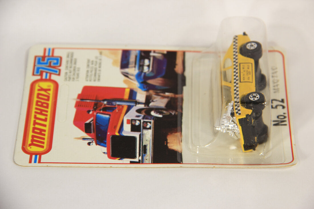 Matchbox 75 Vintage Die-Cast 1978 Rola-Matics #72 Maxi Taxi 52 Original Canadian Fr-Eng L015320