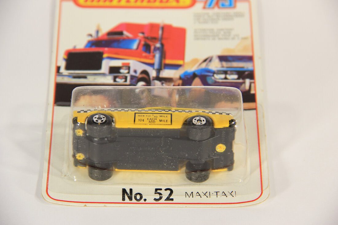Matchbox 75 Vintage Die-Cast 1978 Rola-Matics #72 Maxi Taxi 52 Original Canadian Fr-Eng L015320