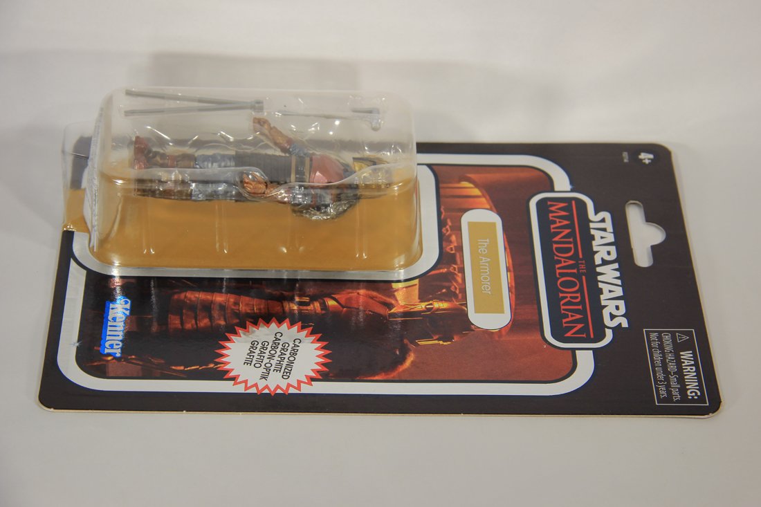 Star Wars Mandalorian The Armorer Carbonized Exclusive Figure The Vintage Collection MOC L015491