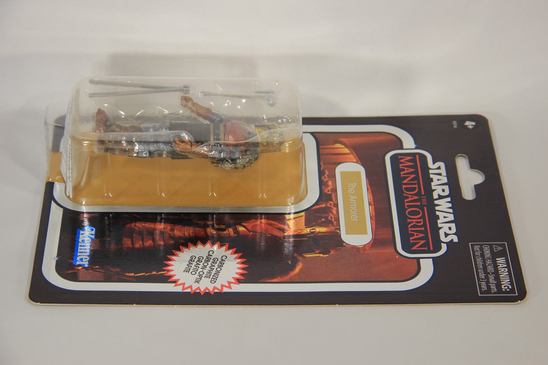 Star Wars Mandalorian The Armorer Carbonized Exclusive Figure The Vintage Collection MOC L015493