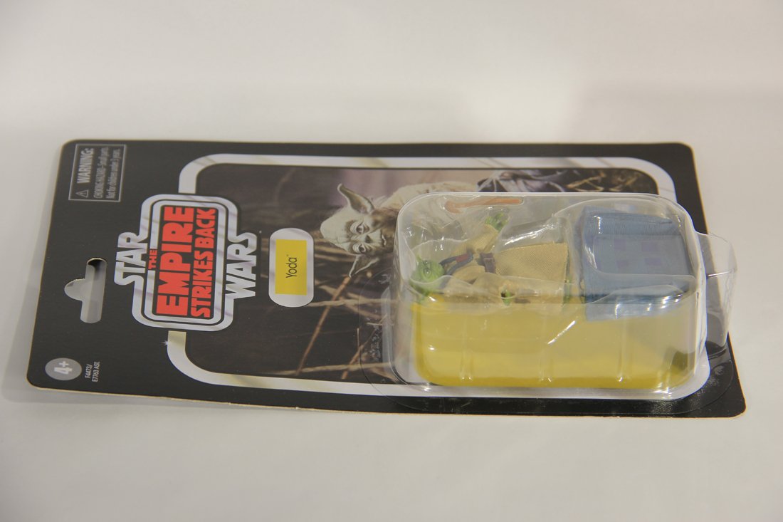 Star Wars Yoda The Vintage Collection VC218 Empire Strikes Back Action Figure MOC L015658