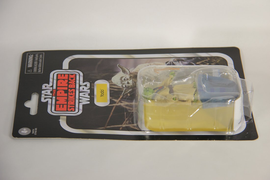 Star Wars Yoda The Vintage Collection VC218 Empire Strikes Back Action Figure MOC L015662