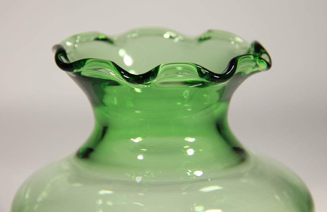 Anchor Hocking Vintage Emerald Green Glass Ruffled Rim Small Vase L002422