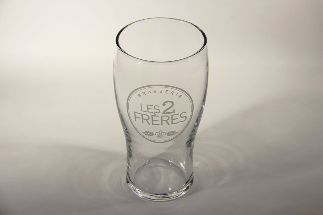 Les 2 Frères Brewery Pint Glass Canada Québec L004870