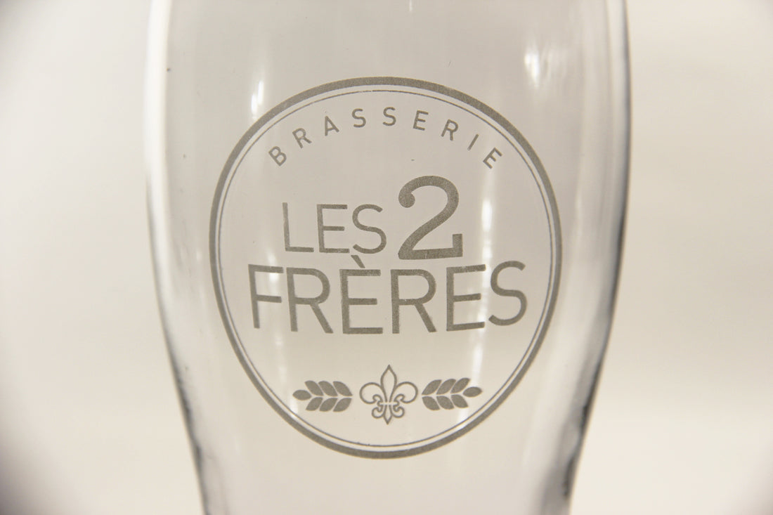 Les 2 Frères Brewery Pint Glass Canada Québec L004870