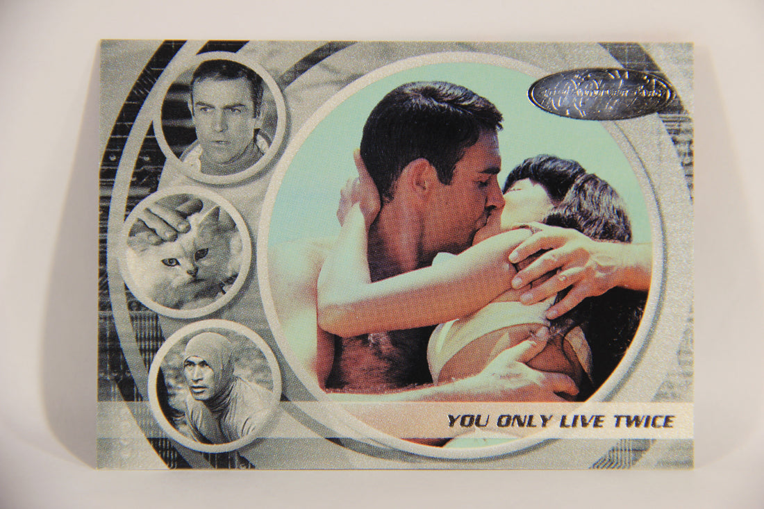 James Bond 007 40th Anniversary 2002 Trading Card #18 James And Kissy L008111