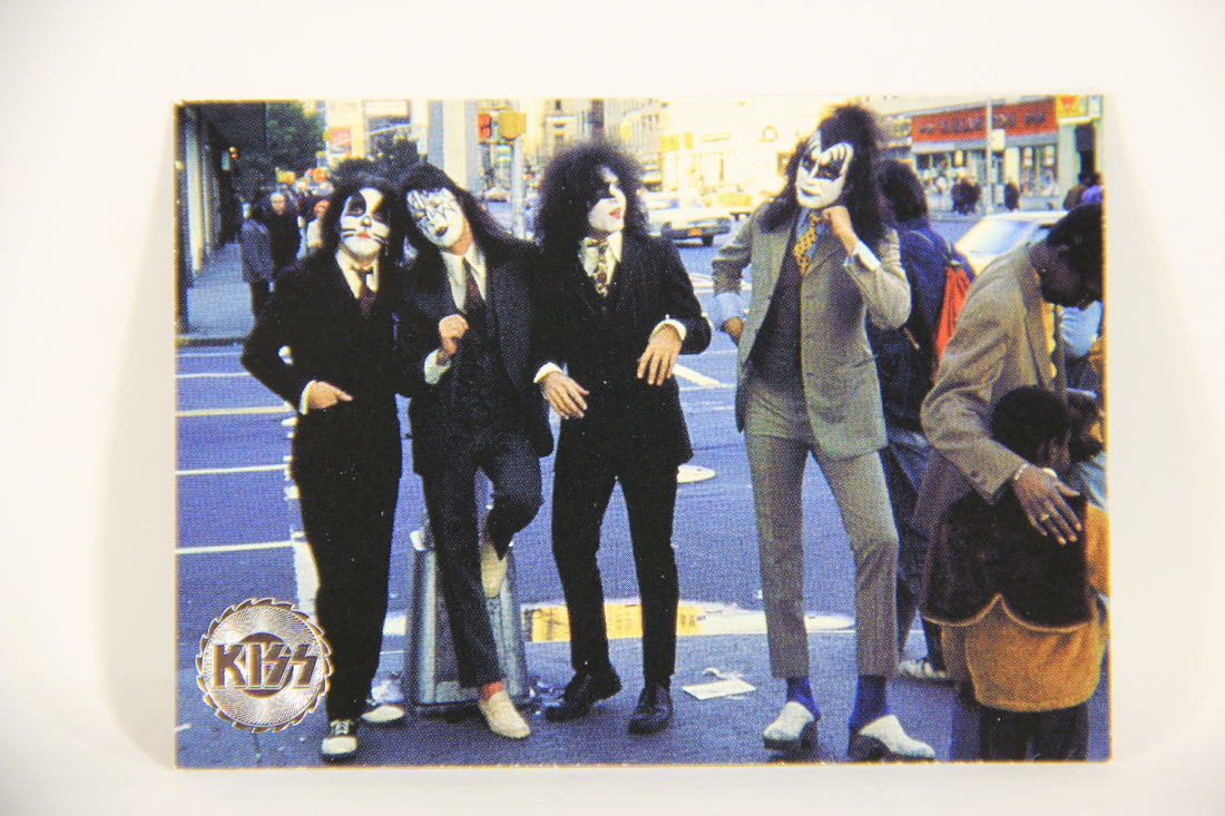 Kiss 1998 Series II Trading Card #149 Dressed To Kill 1975 Album Color Shot L008528