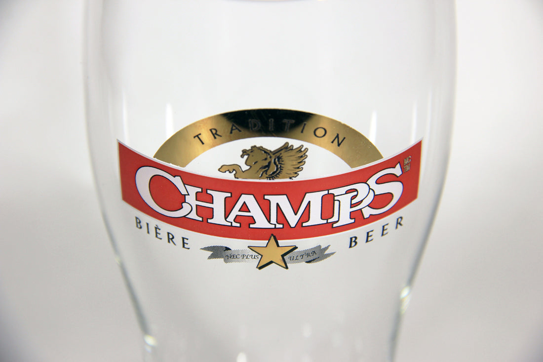 Champps Beer Weizen Glass Canada Montreal Microbrewery Pegasus Logo L009576